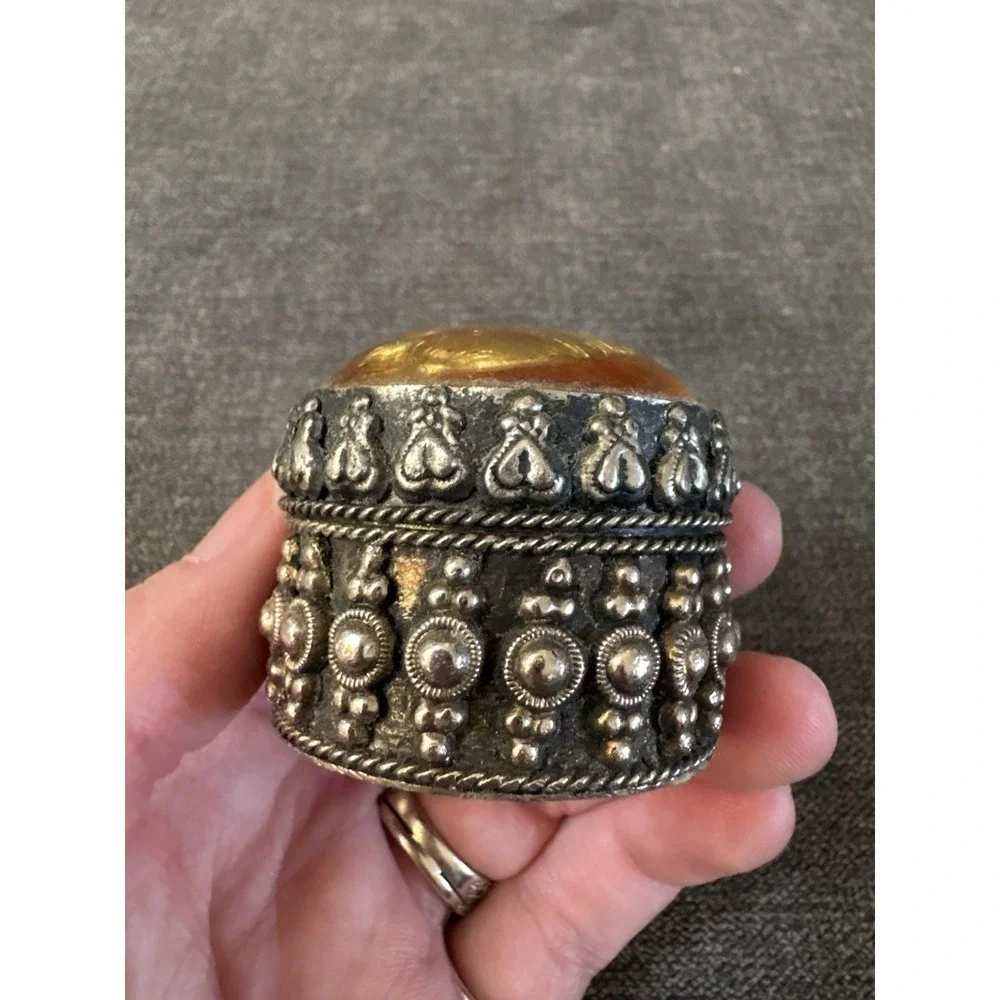 Vintage Metal Trinket Or Pill Box‎ W/Accent Stone Elephant